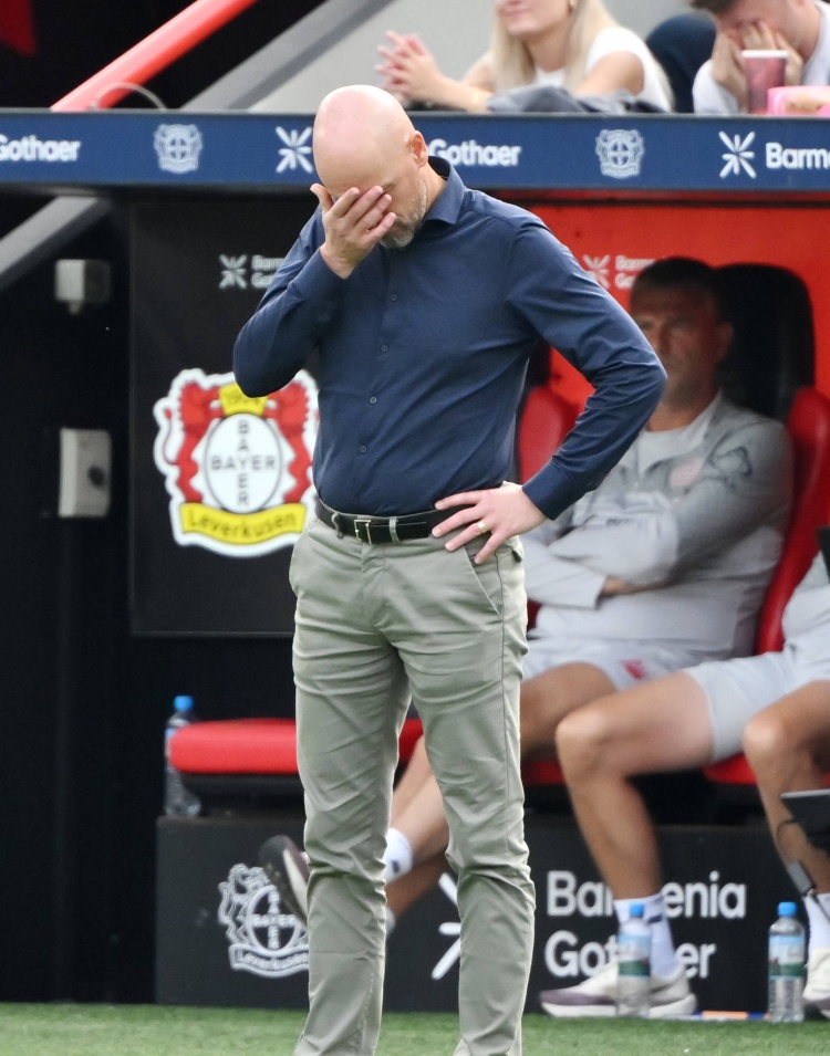 冤！记者谈滕哈赫下课：对他感到惋惜，药厂高层一直在给他使绊子