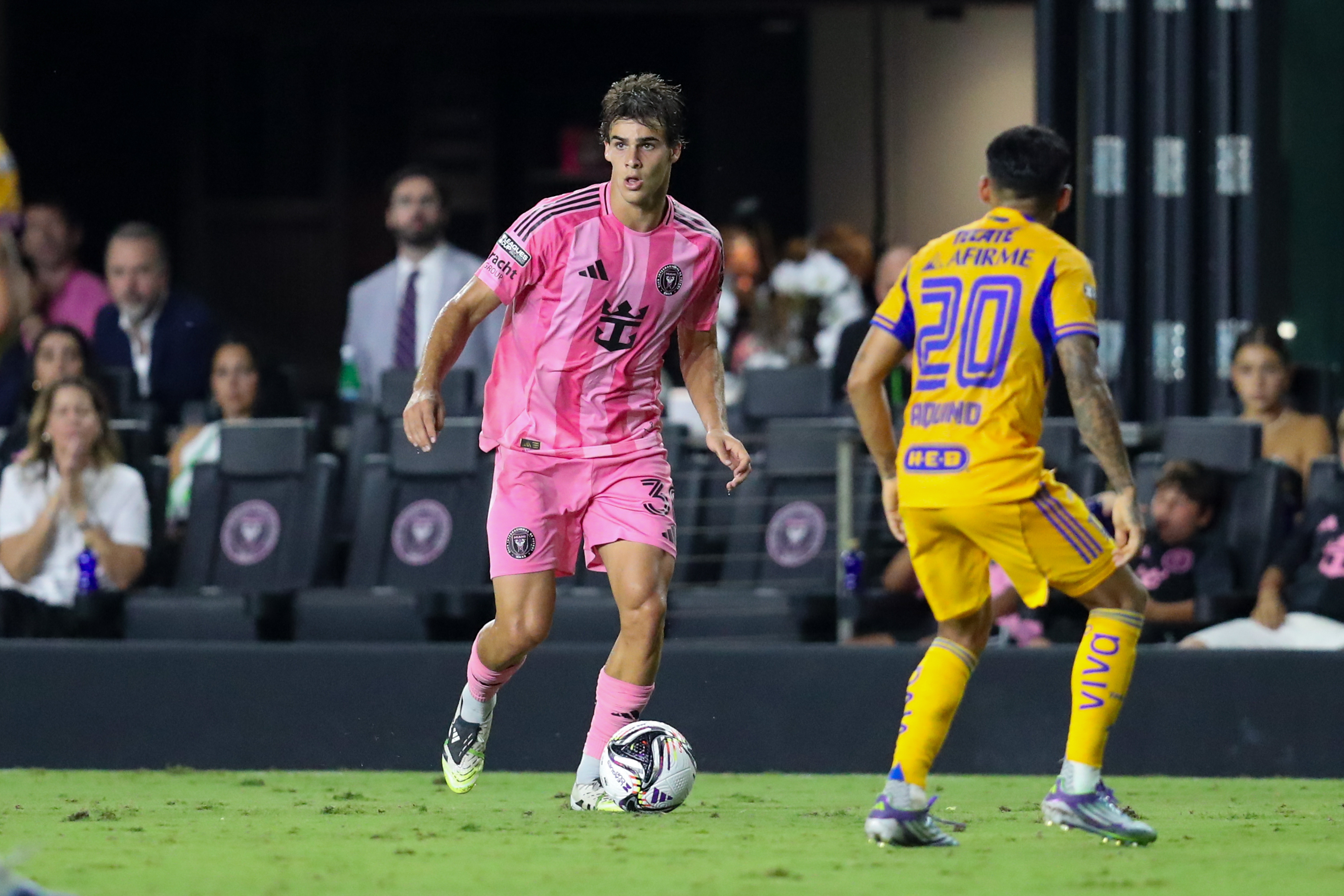 迪马：帕尔马接近租借迈阿密国际中场克雷马斯基，买断费450万欧