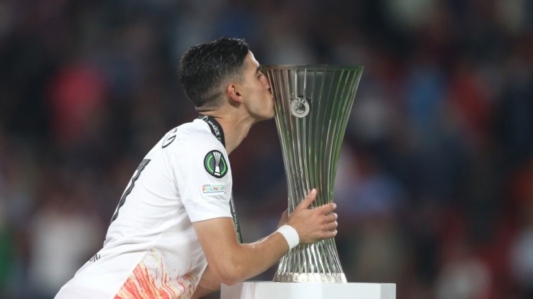 官方：西汉姆后卫阿格德转会加盟马赛