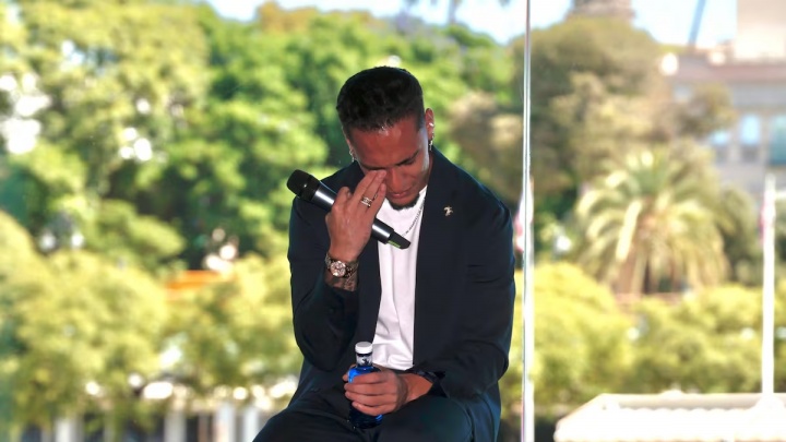 安东尼：塞维利亚比曼市美多了；球迷的爱对我很重要&金钱买不到