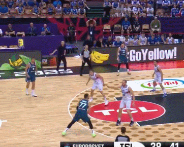 手感回暖！东契奇外线开炮连中三分打停对手 此前三分5中0