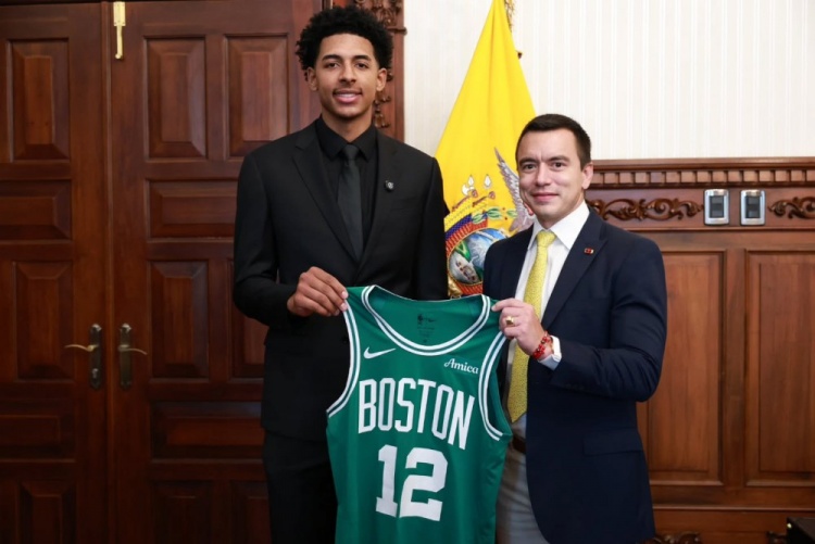 厄瓜多尔首位NBA球员！厄瓜多尔总统接见绿军球员小RJ-路易斯