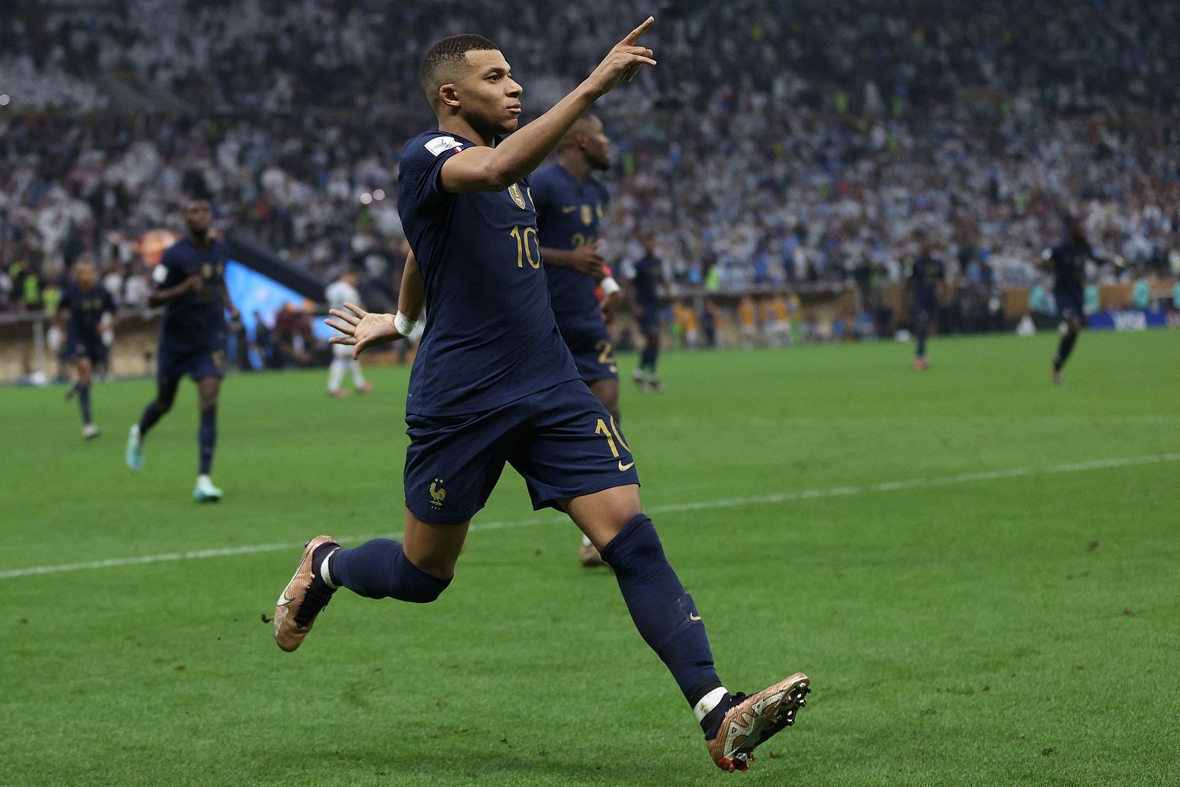 姆总！队报：法国足协曾想与阿根廷进行友谊赛，被姆巴佩劝退