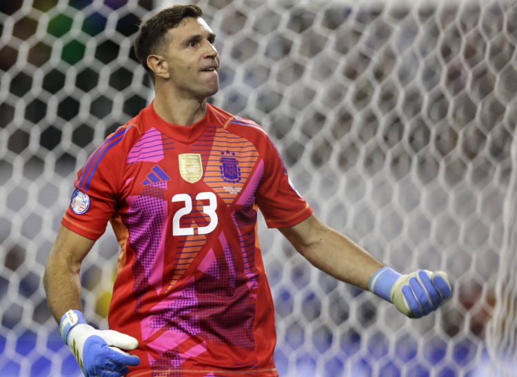 斯卡洛尼：如果能去曼联大马丁一定很高兴，但现在他也一切OK