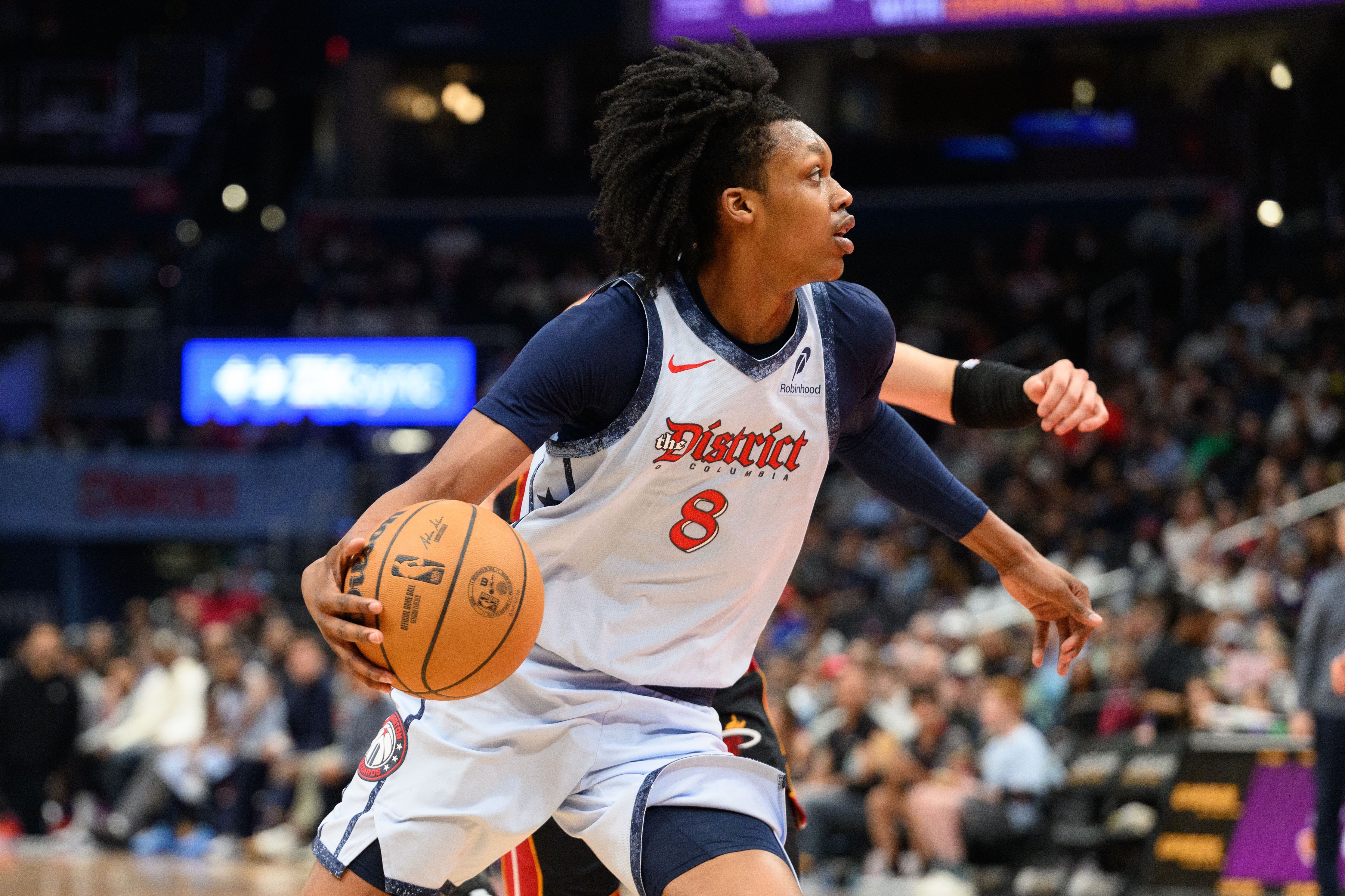 名记：奇才的24年14号秀卡林顿签约Klutch Sports经纪公司