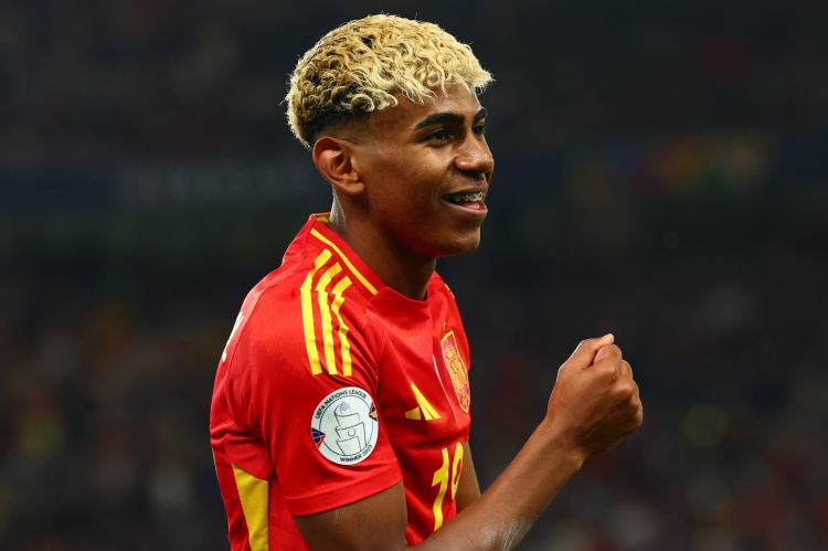 世体：亚马尔背部不适正在好转，预计能代表西班牙出战土耳其