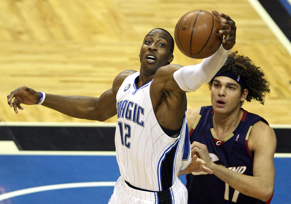 霍华德生涯前14季连续场均两双 历史仅两位比肩张伯伦