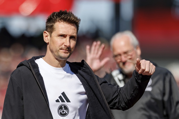 4轮1分进1球！图片报：克洛泽的纽伦堡陷困境，急需扭转表现