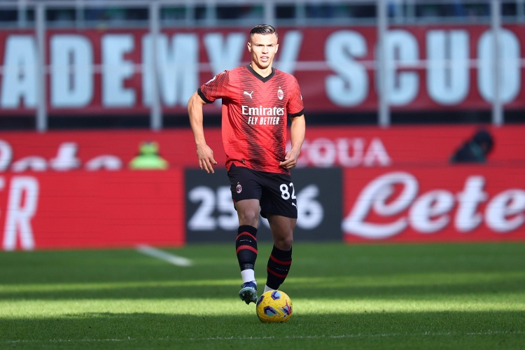 记者：西米奇转会费1800万欧+400万欧浮动，明天接受吉达联合体检