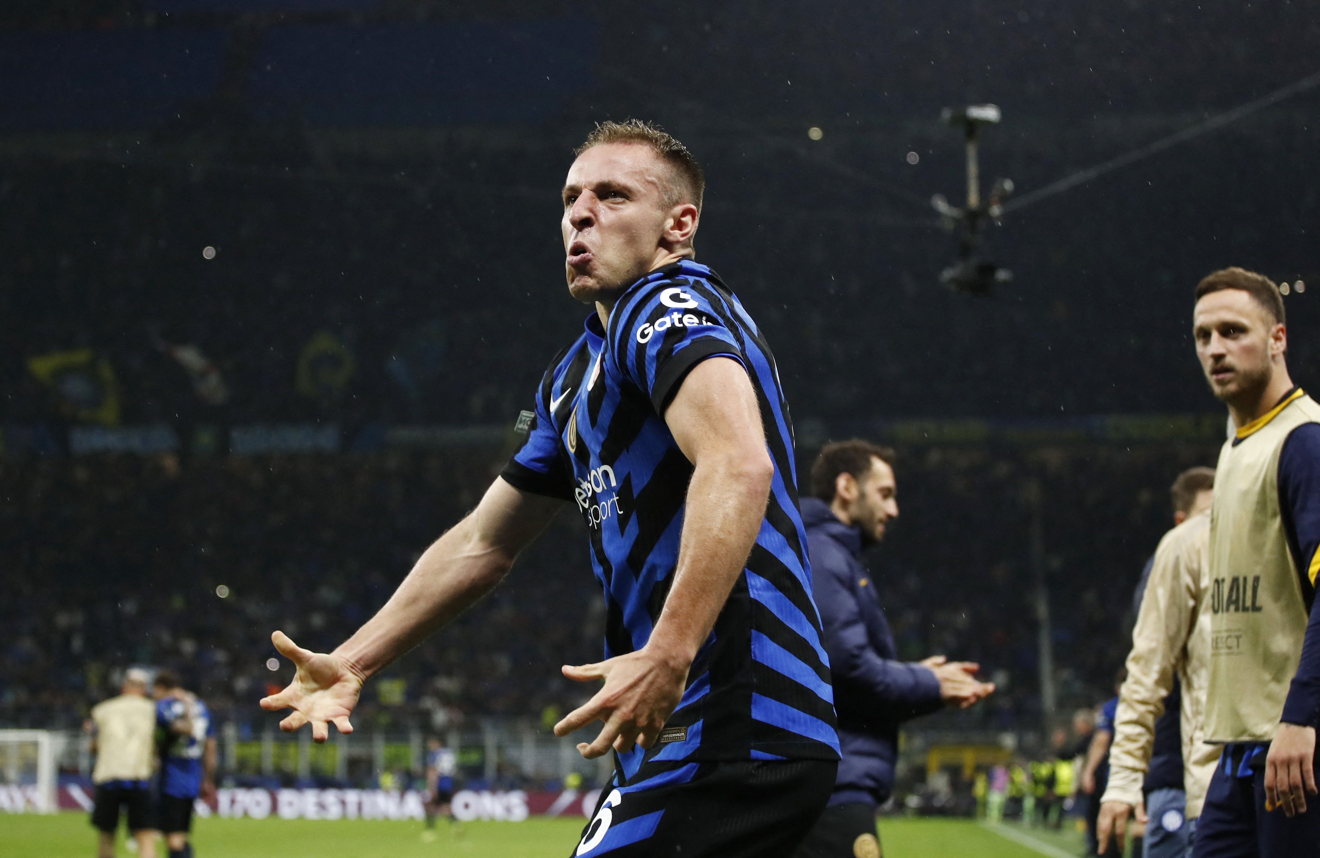 罗马诺：弗拉泰西曾无限接近登陆英超，纽卡两次接触了球员的团队