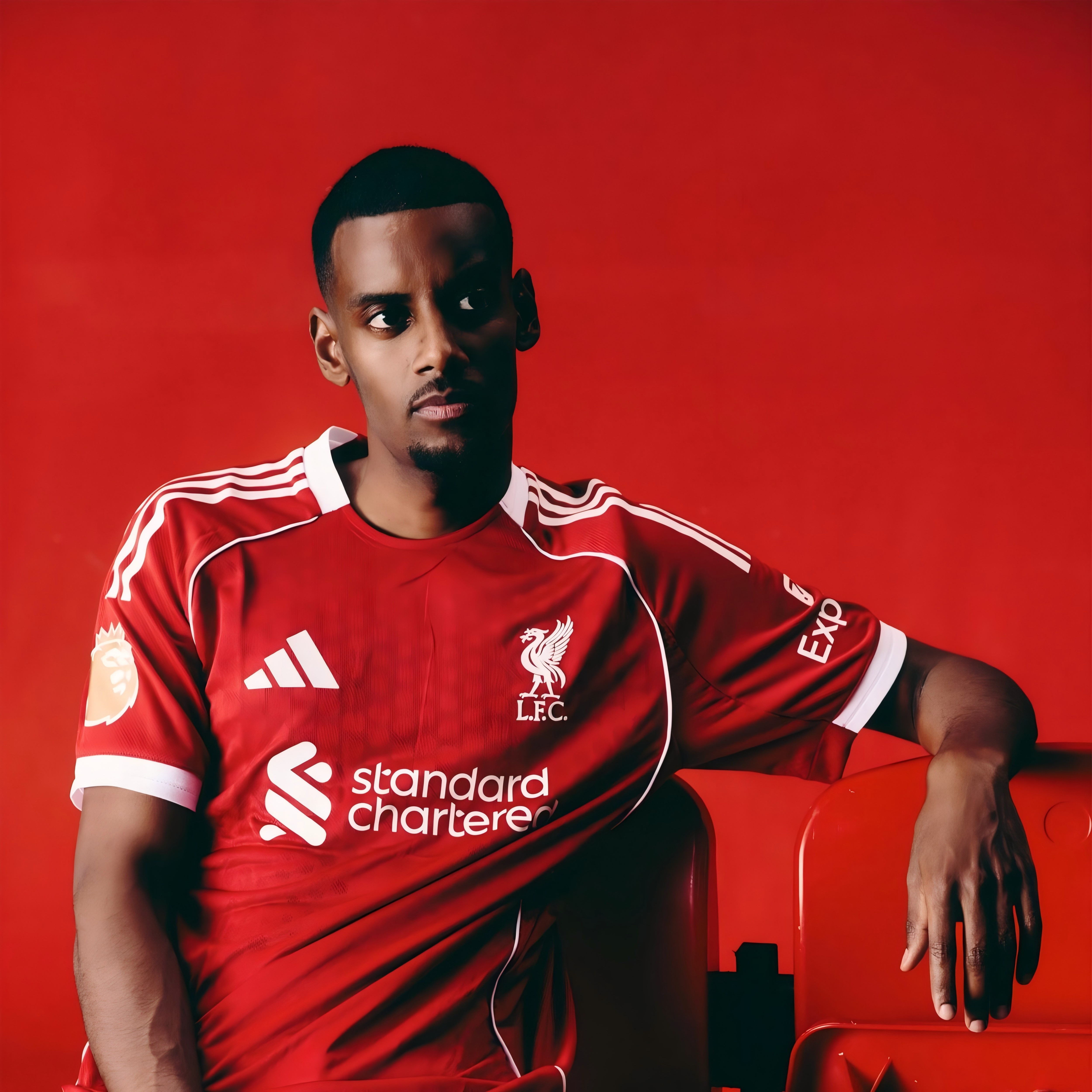 斯洛特：瑞典主帅对伊萨克的保护值得赞赏 会慢慢帮他找回状态