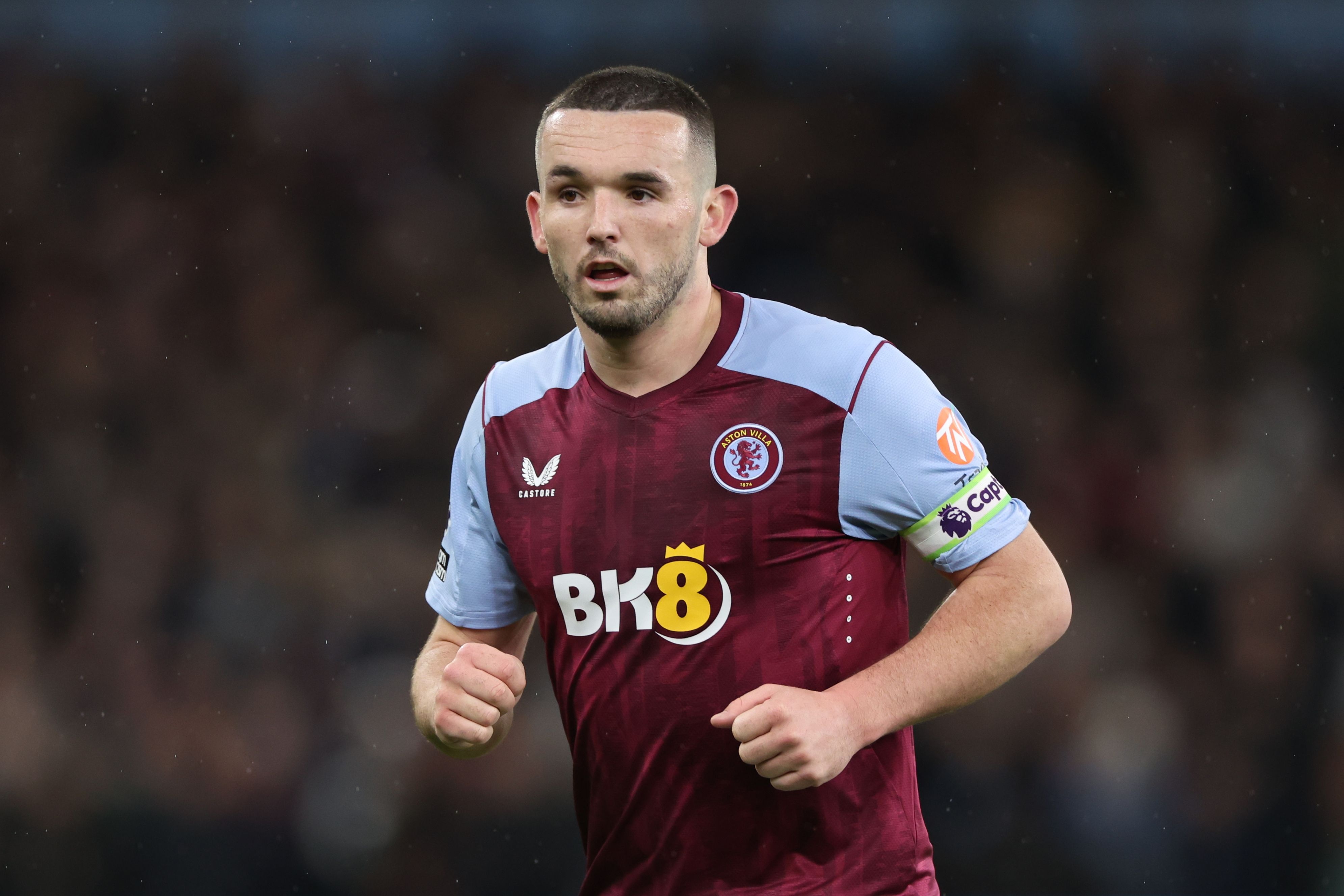 英媒：维拉在推进与麦金和蒂莱曼斯完成续约，两人合同还剩2年