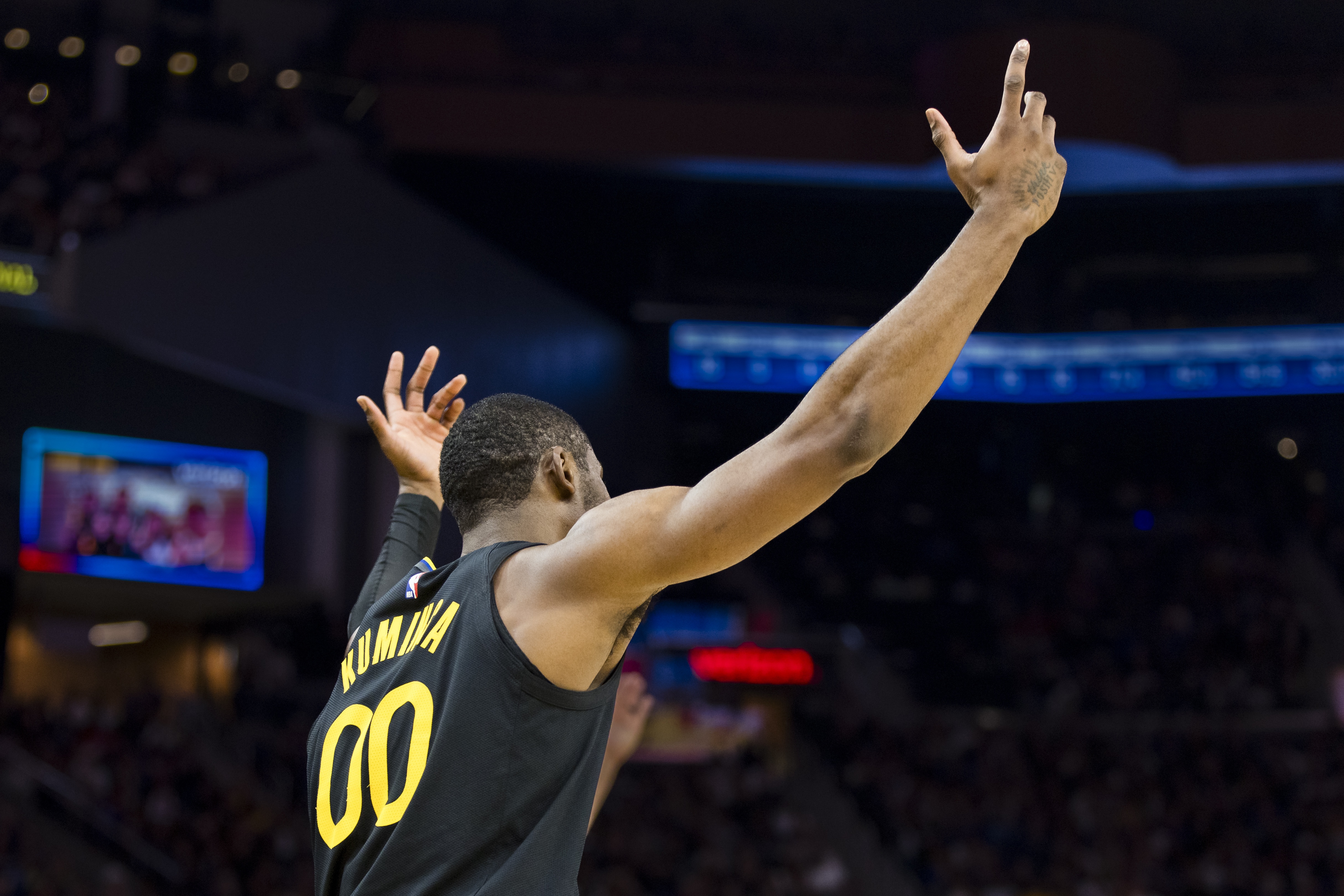 队记：吉迪续约对库明加的谈判注入了动力 但他俩的情况截然不同