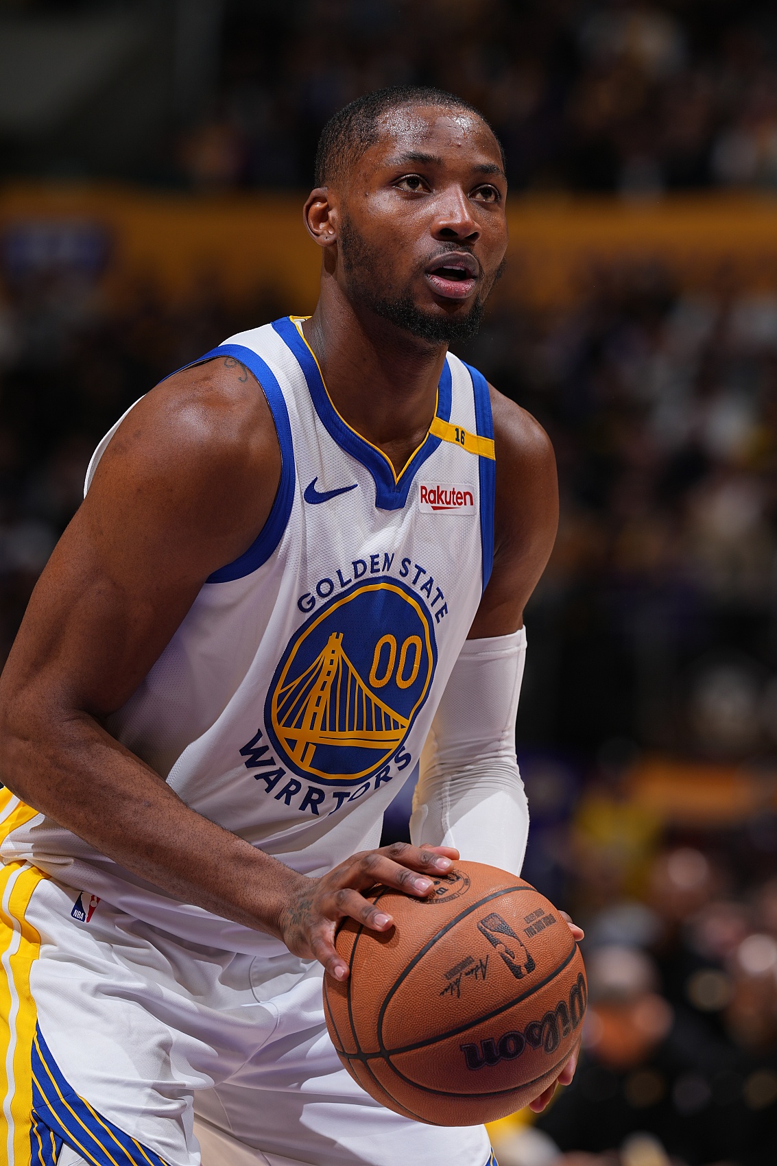 经纪人：公平地对待库明加 考虑当下就给球员选项 考虑未来就加钱