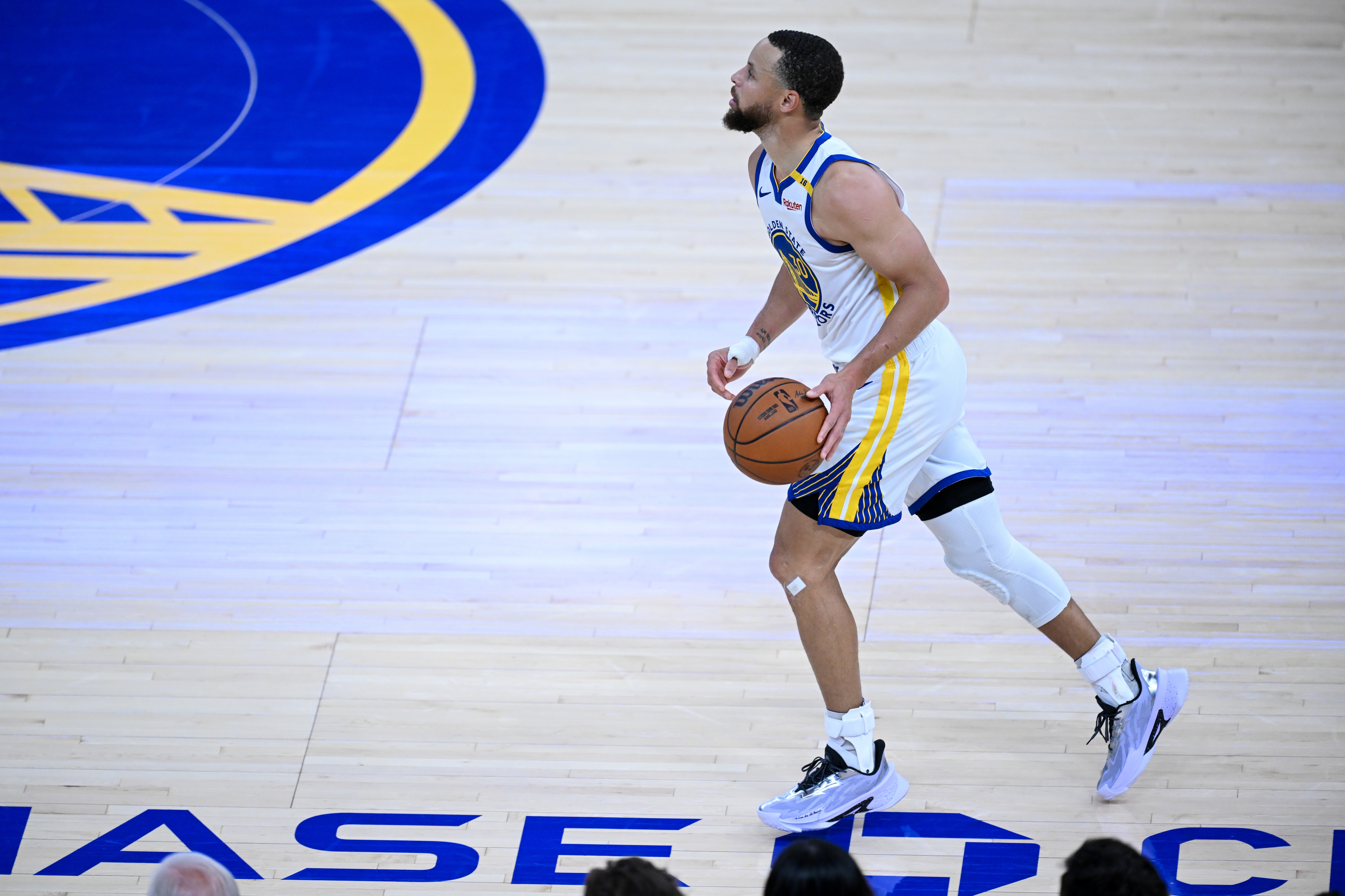 乔丹-克劳福德：库里是历史前10 他是少数几个能说自己是GOAT的人