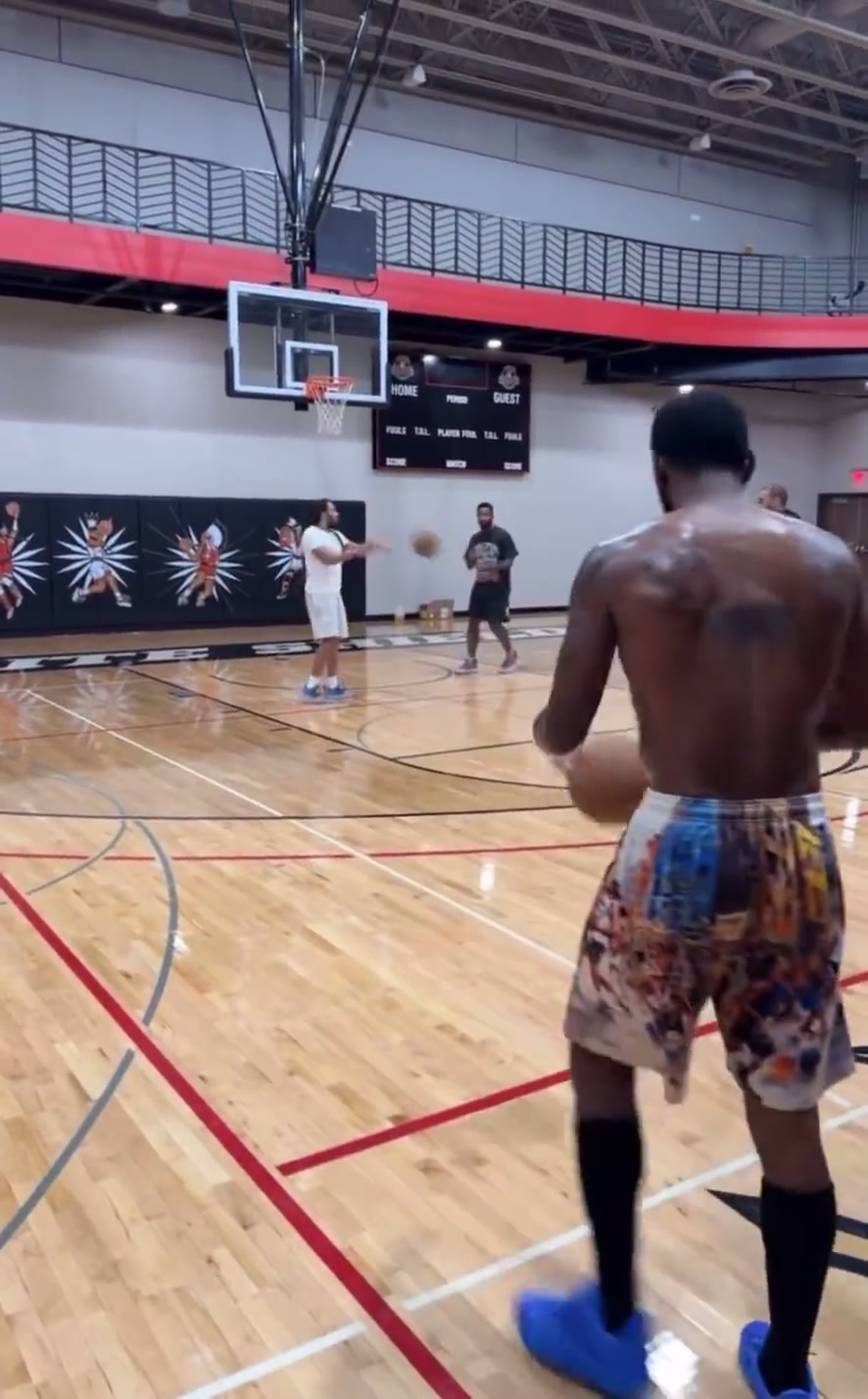 ACL即将痊愈！欧文最新训练视频超远三分哐哐八连中！