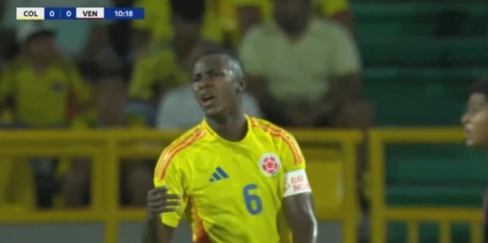 记者：曼联同意签下哥伦比亚17岁后腰奥罗斯科，明夏加盟