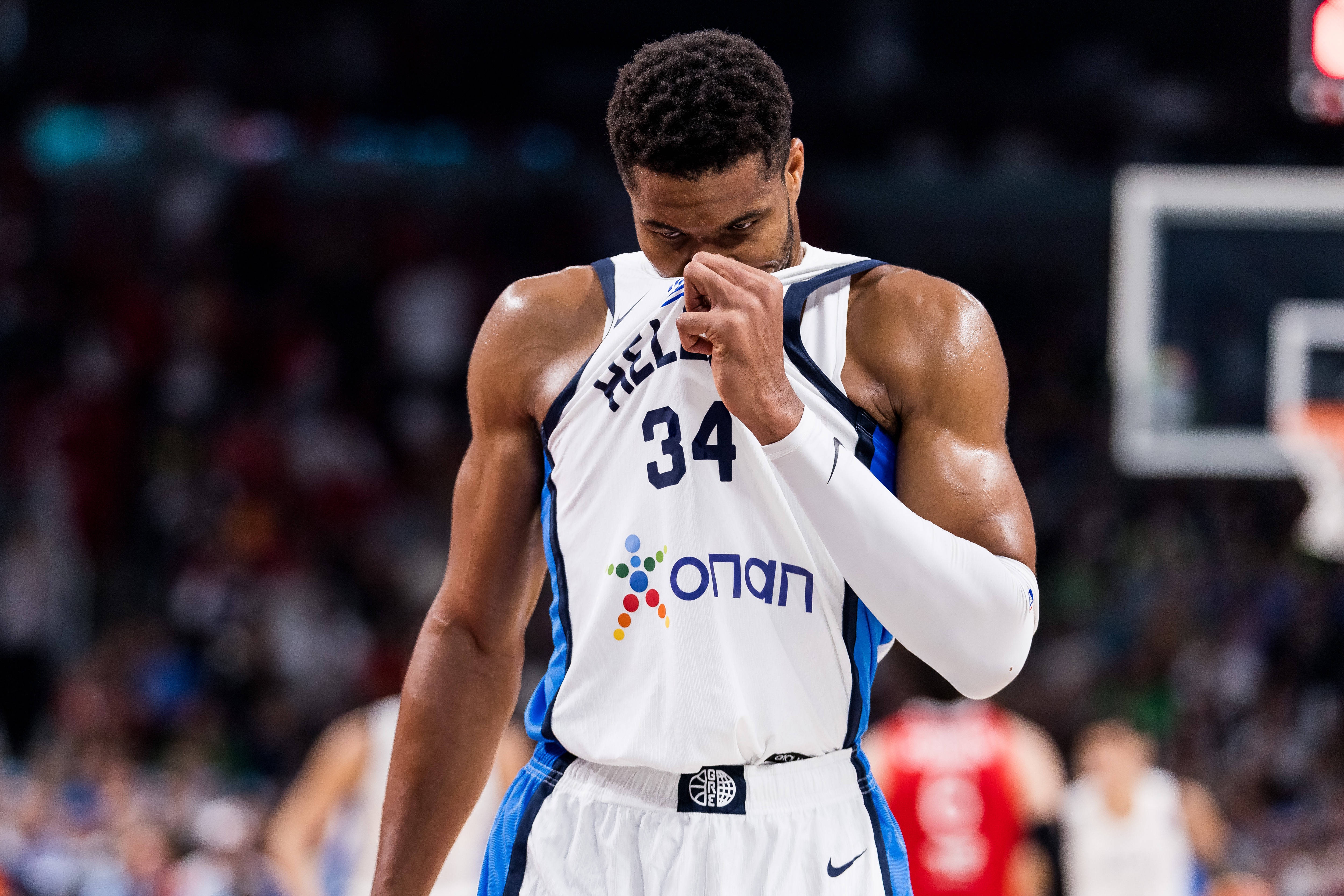 字母：他们都说我不配进国家队 但我每场都全力以赴拼到喘不上气