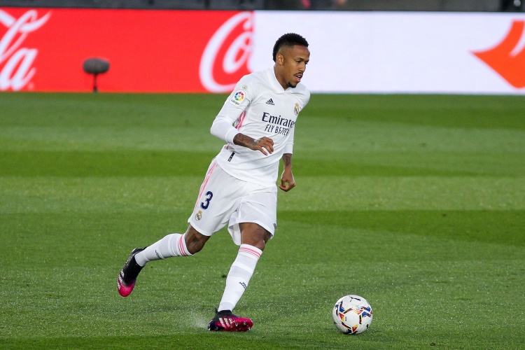 记者：米利唐的脚踝疼痛难忍，他将在几天内恢复