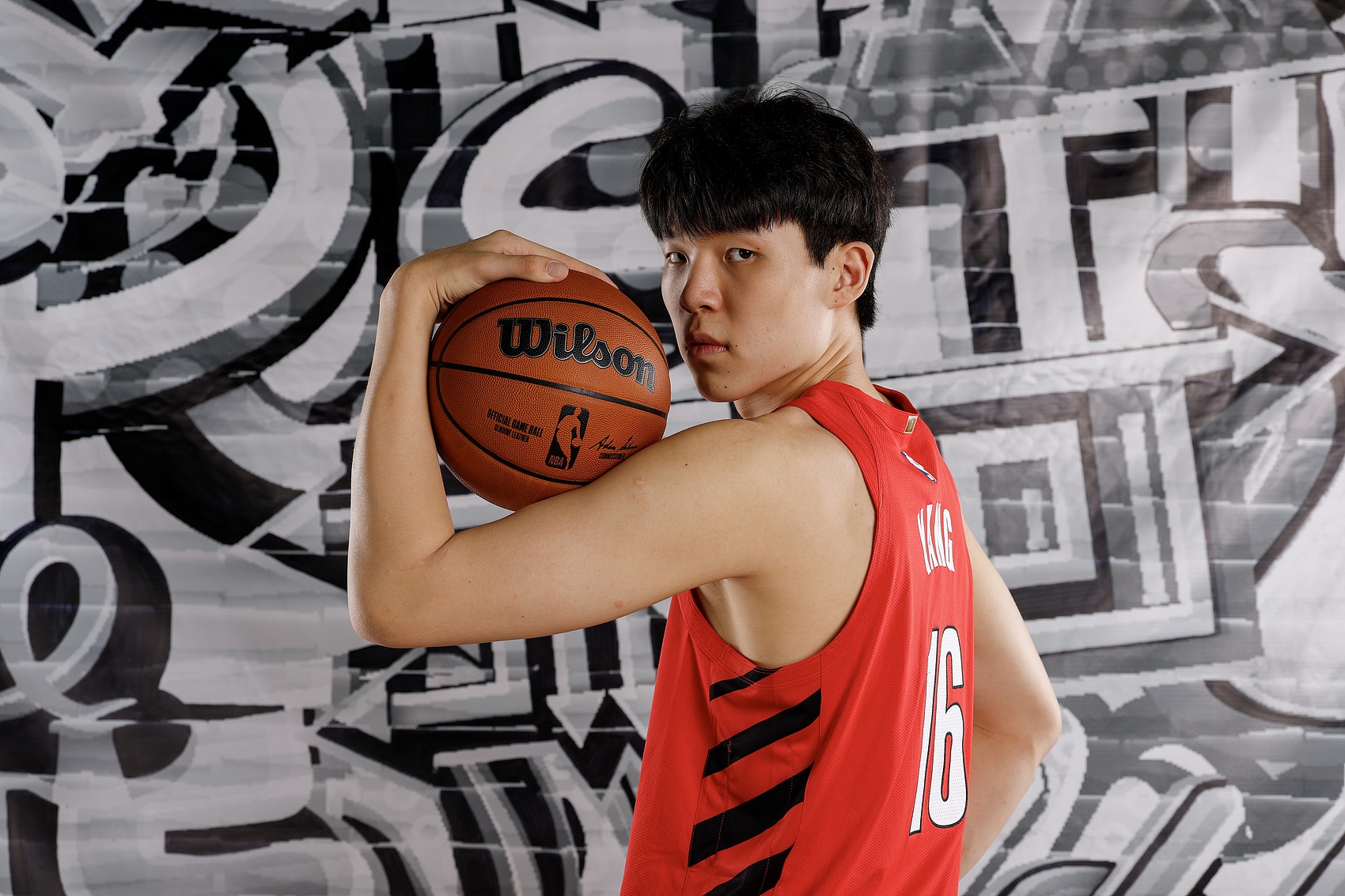 队记：不要给杨瀚森太多压力 初来乍到就表现挣扎对他没好处