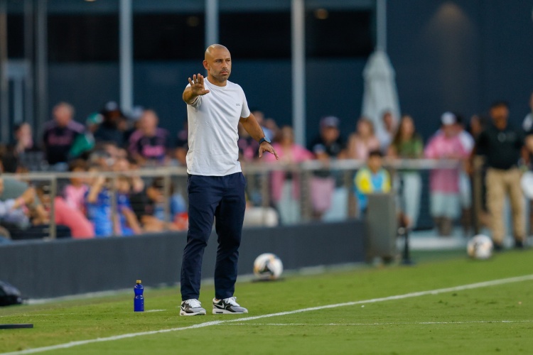 马斯切拉诺：我们的表现本应赢下比赛，对方门将是全场最佳球员