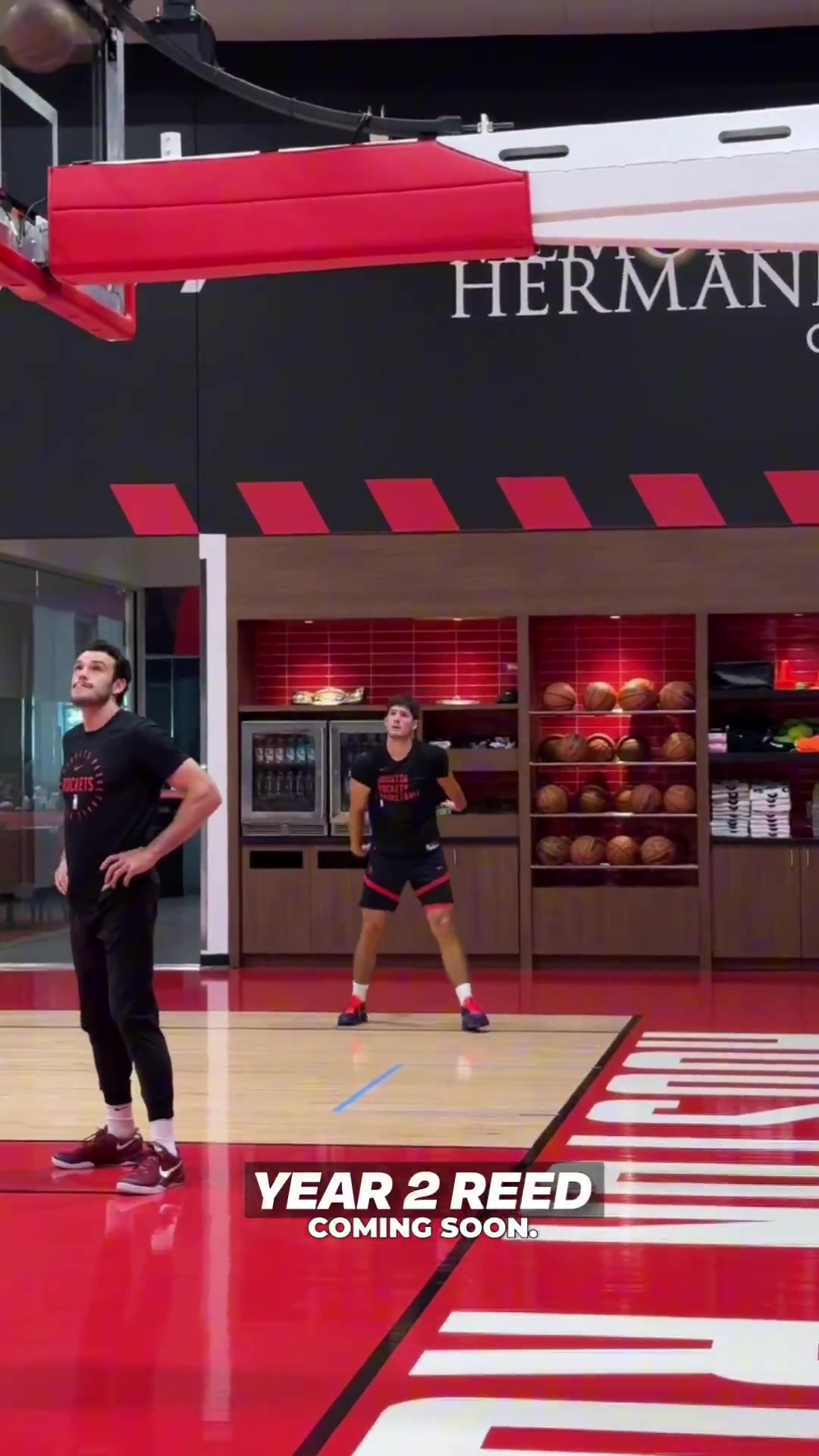 射手潜质！谢泼德底角三分训练一记未丢 轻松9连中！