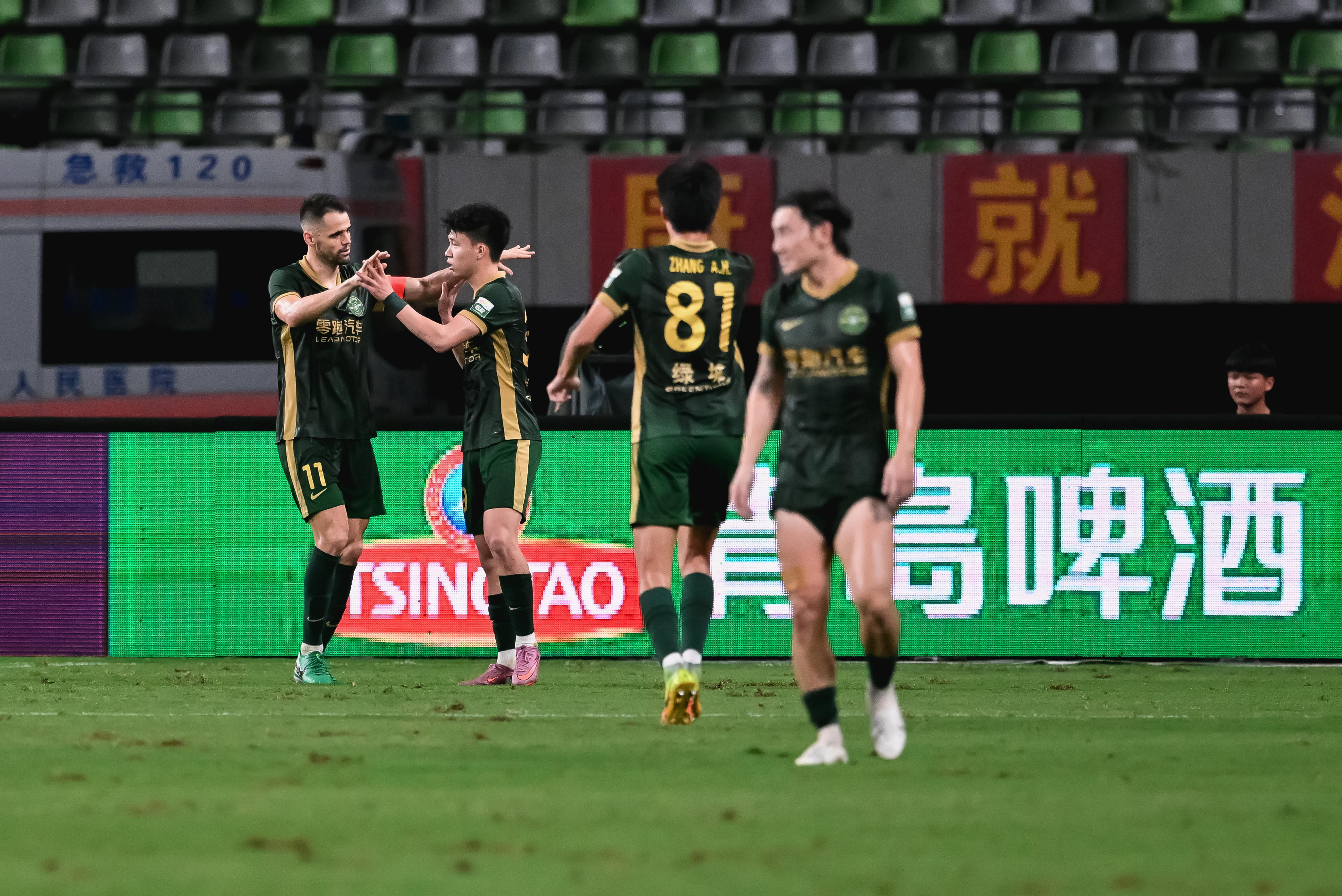 东体：浙江队下半场补时已打进12球，创2012年以来任一球队纪录