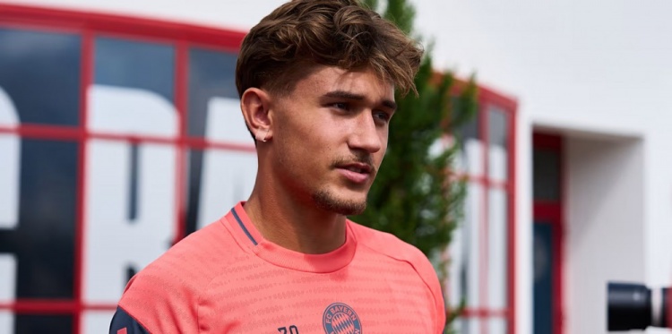 比朔夫：我从小就是拜仁球迷，要把握机会证明自己配得上这件球衣