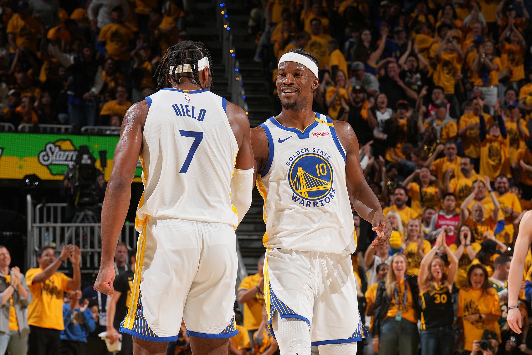 你礼貌吗？巴特勒：虽然听不懂希尔德说的话 但我们都爱他