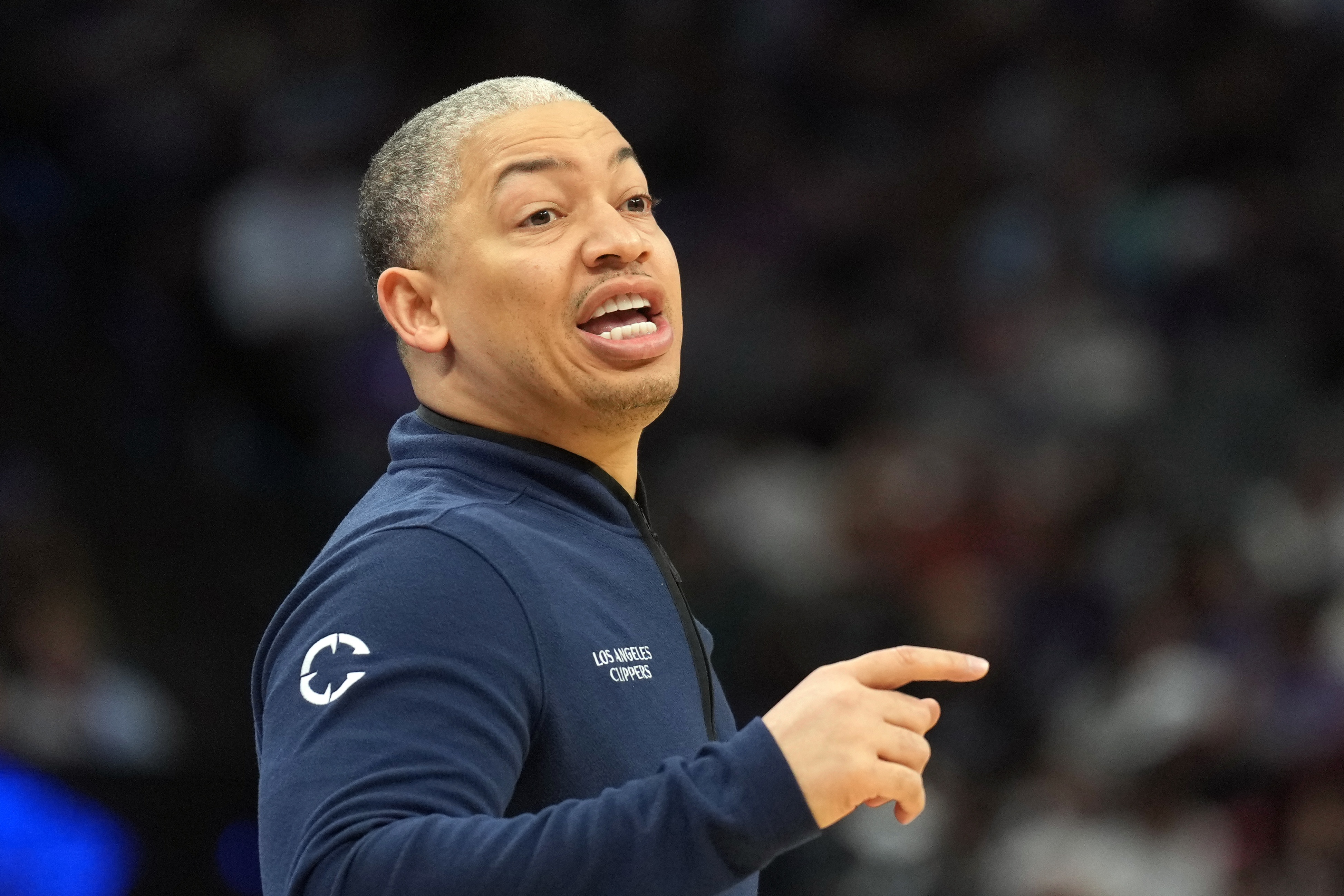 泰伦-卢：比尔会先发担任得分后卫 科林斯是否先发我记不清了