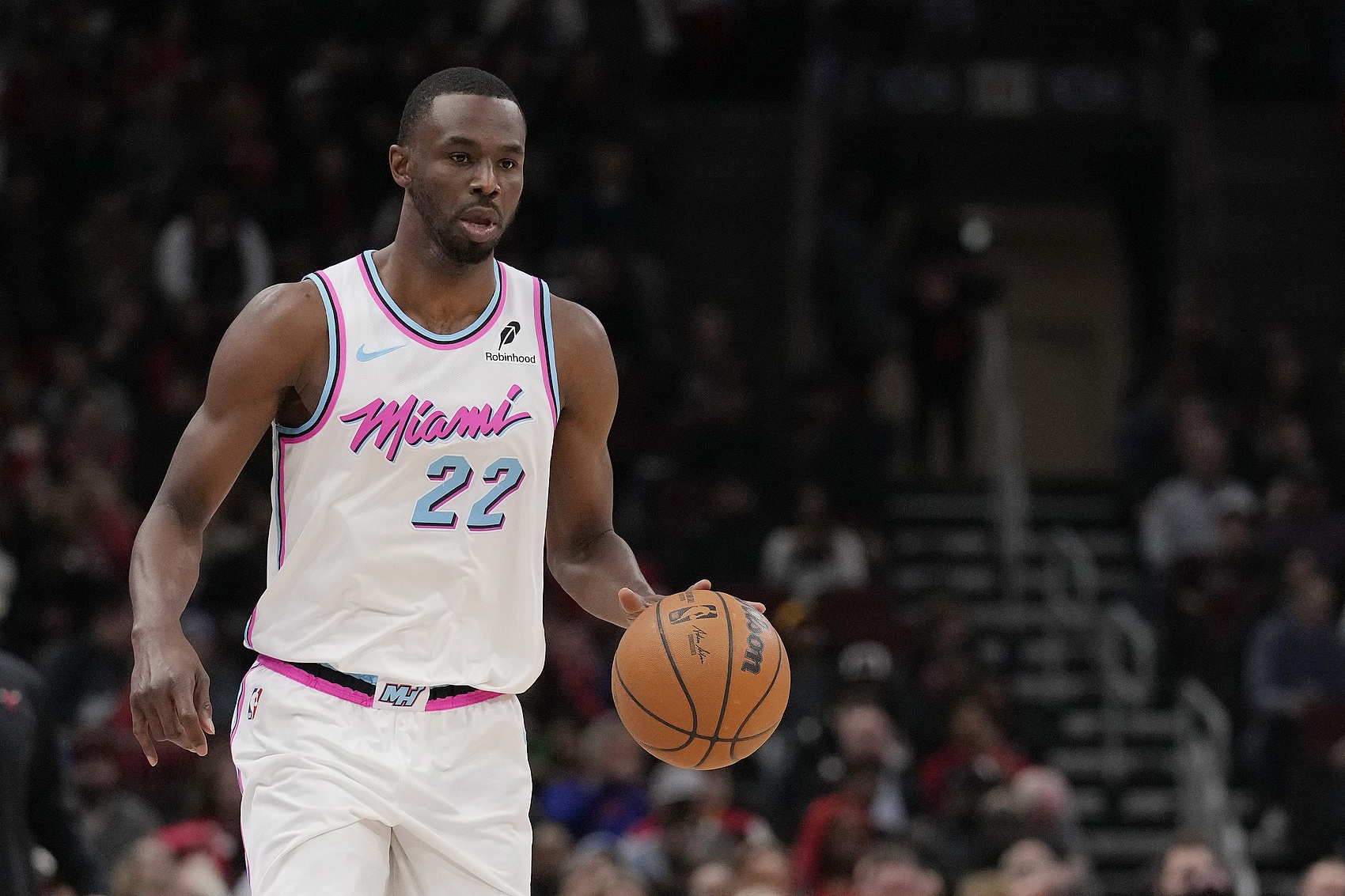 维金斯：中国球迷对我的爱无法用言语来描述 前往中国太有意思了