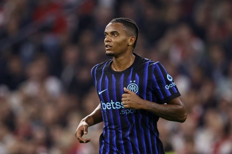 记者：阿坎吉实际薪资低于此前报道，最高年净收入为420万欧