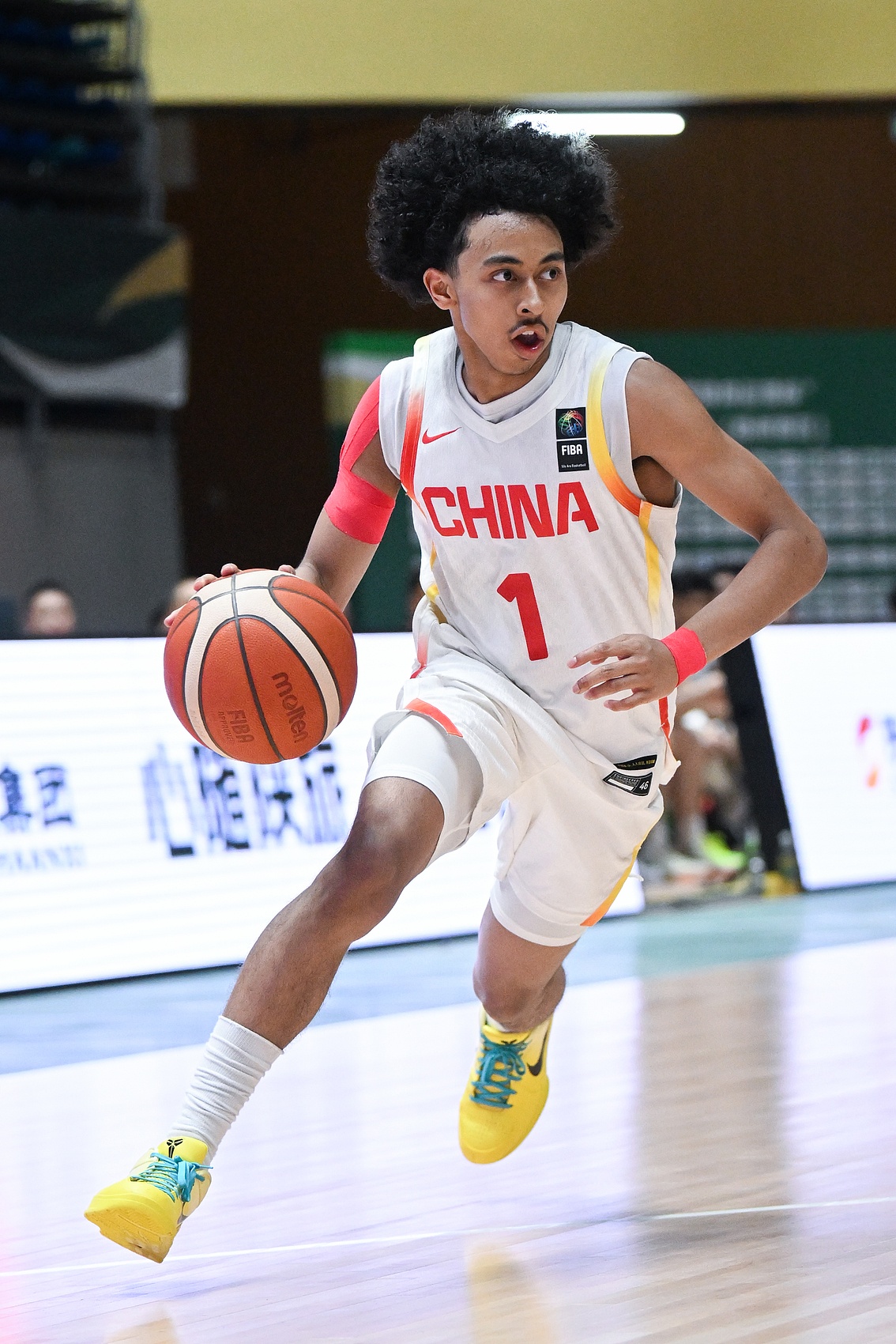 朱正：穿上国家队球衣感到无比自豪 继续为中国篮球的未来而努力