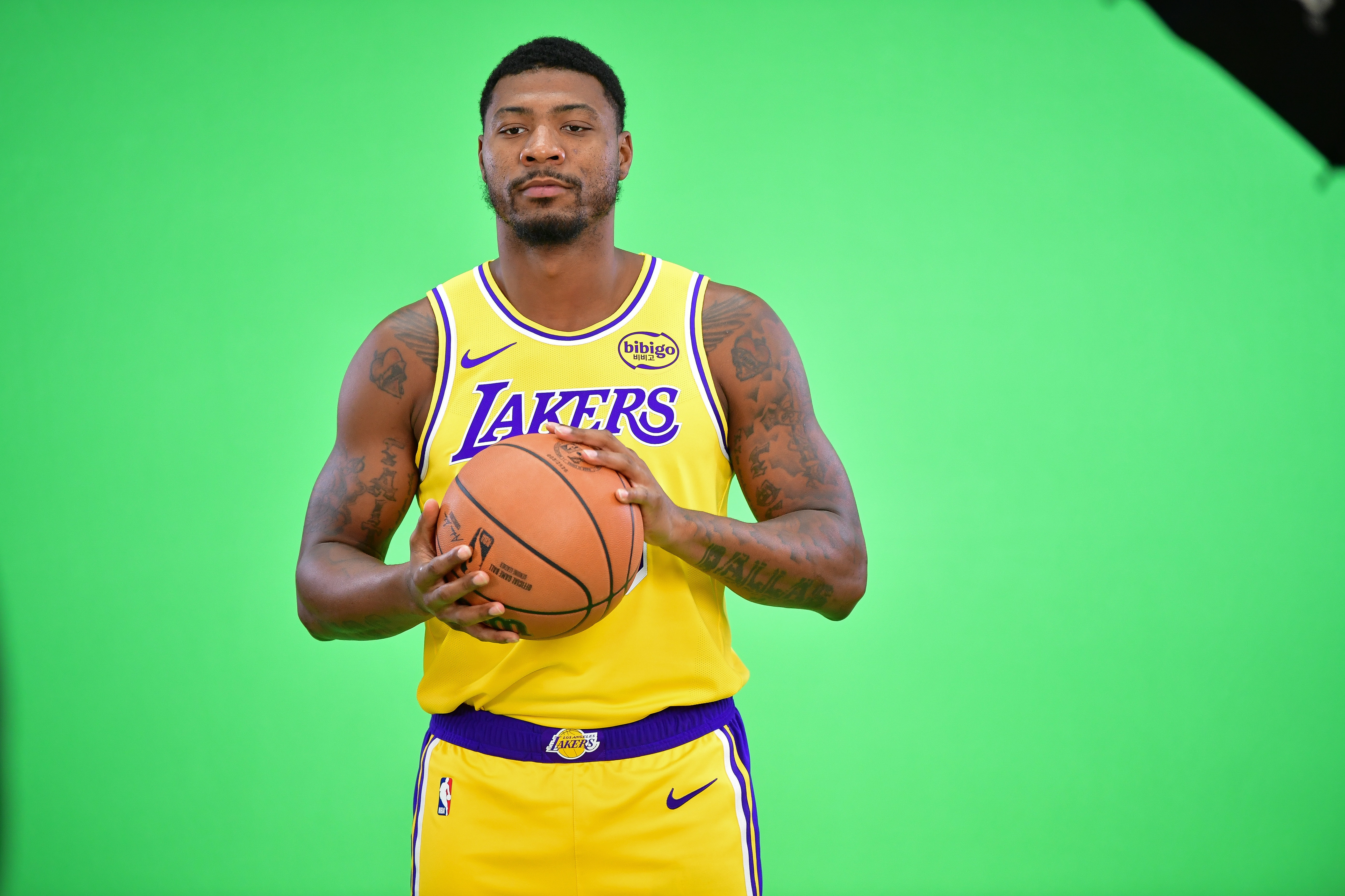 斯玛特：经纪人告诉我东契奇想要我加盟时 我以为是开玩笑