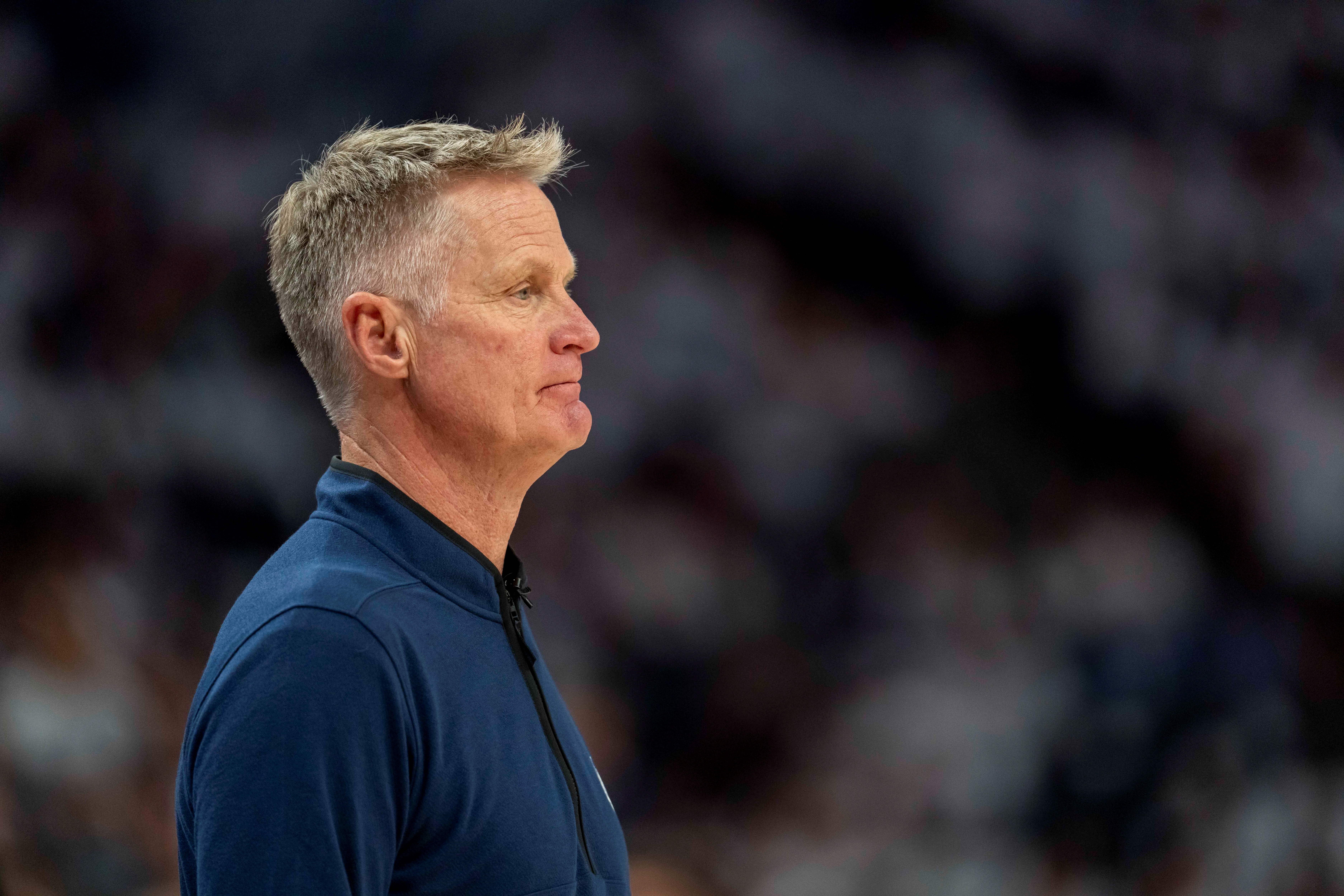 科尔谈季前赛首战对阵湖人：会使用深度轮换 不让任何人过度消耗