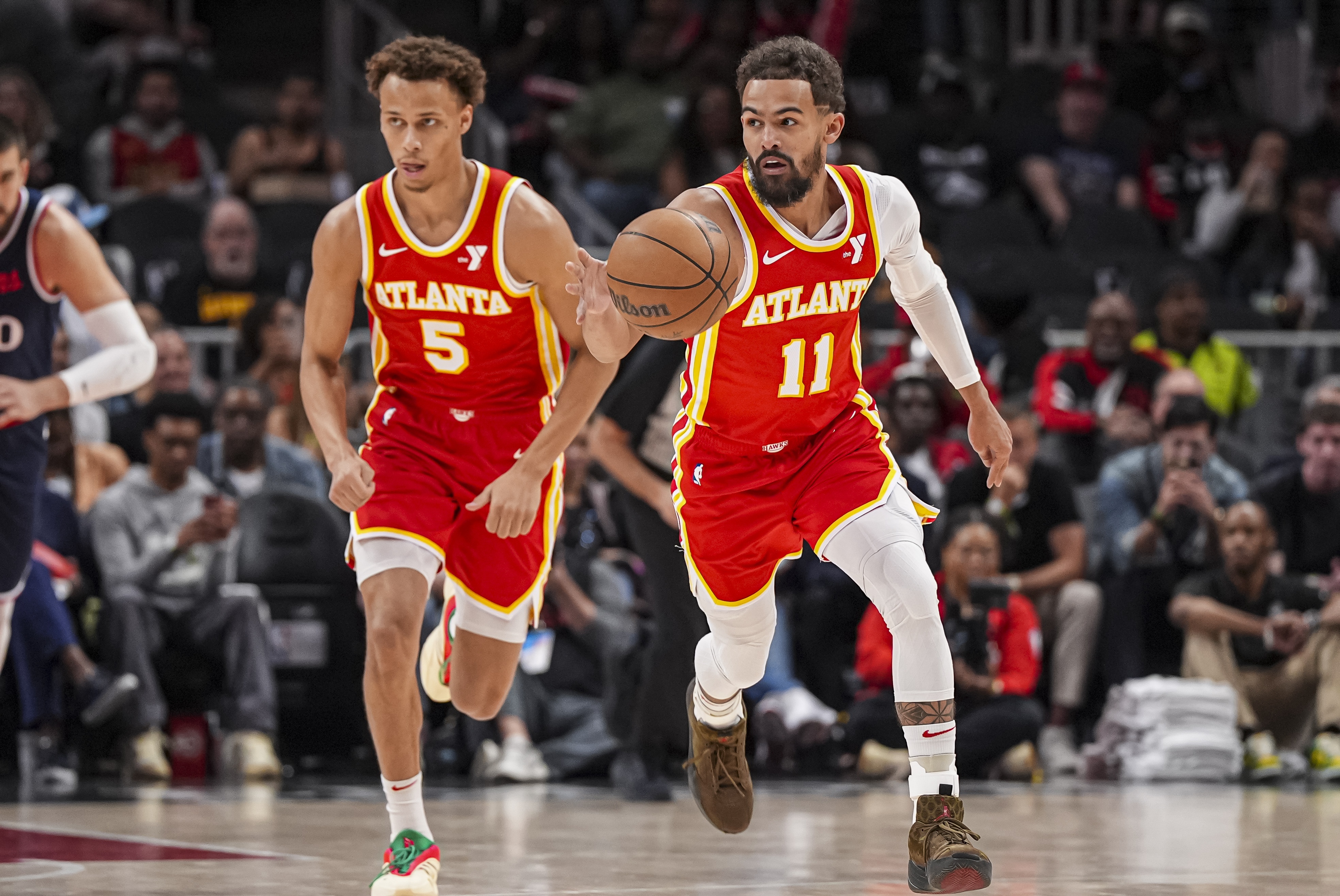 特雷-杨：申京单防戴森使我们进攻降速 这是我们训练中的一个盲区