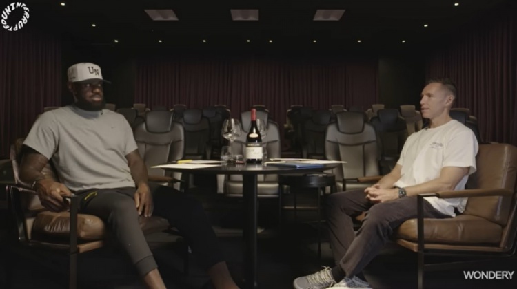 詹姆斯：根据队友特点和球队需求调整打法 是球员必备的生存智慧