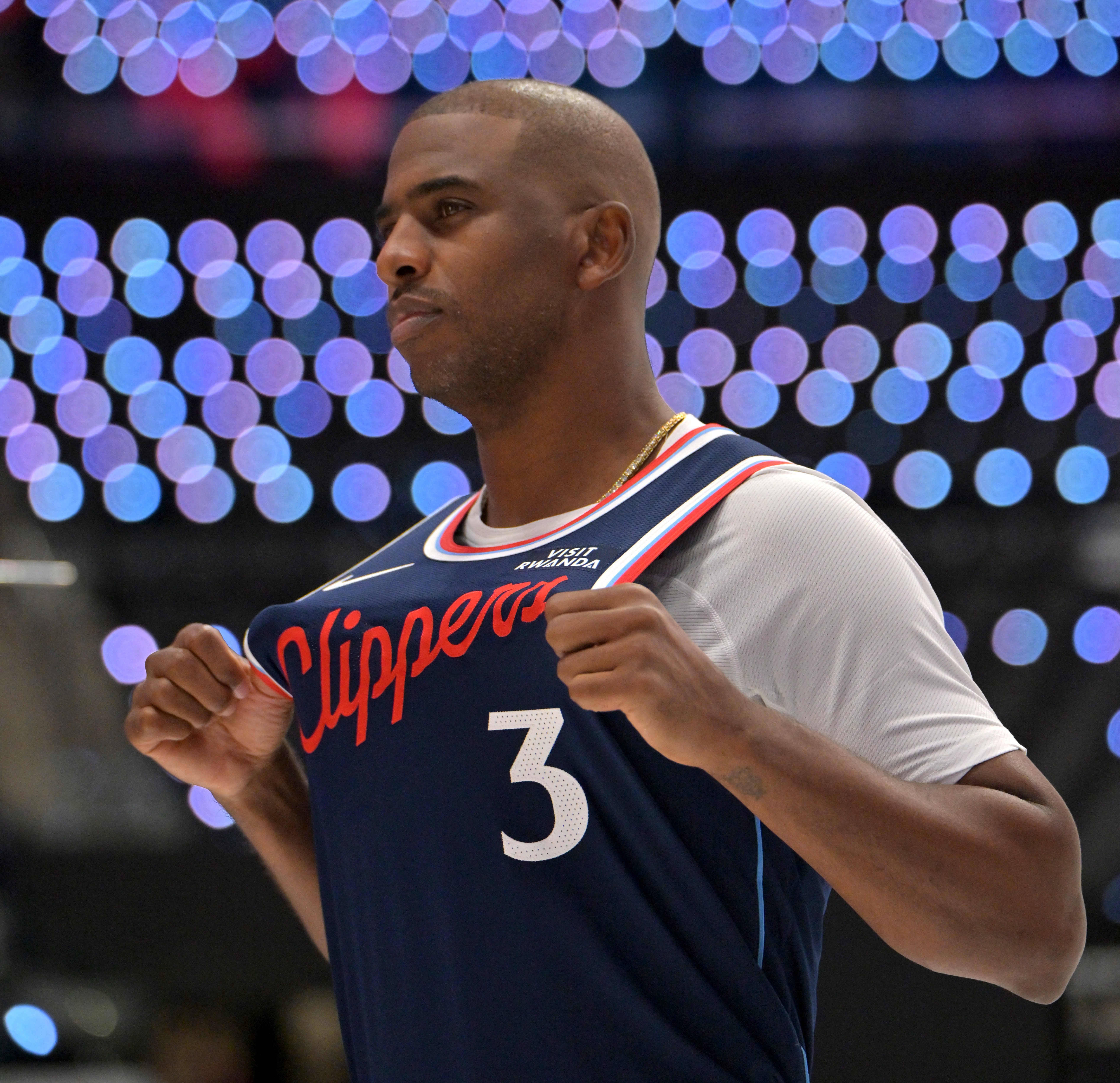 记者：保罗作为历史前3控卫 在40岁高龄仍发挥积极影响 难能可贵