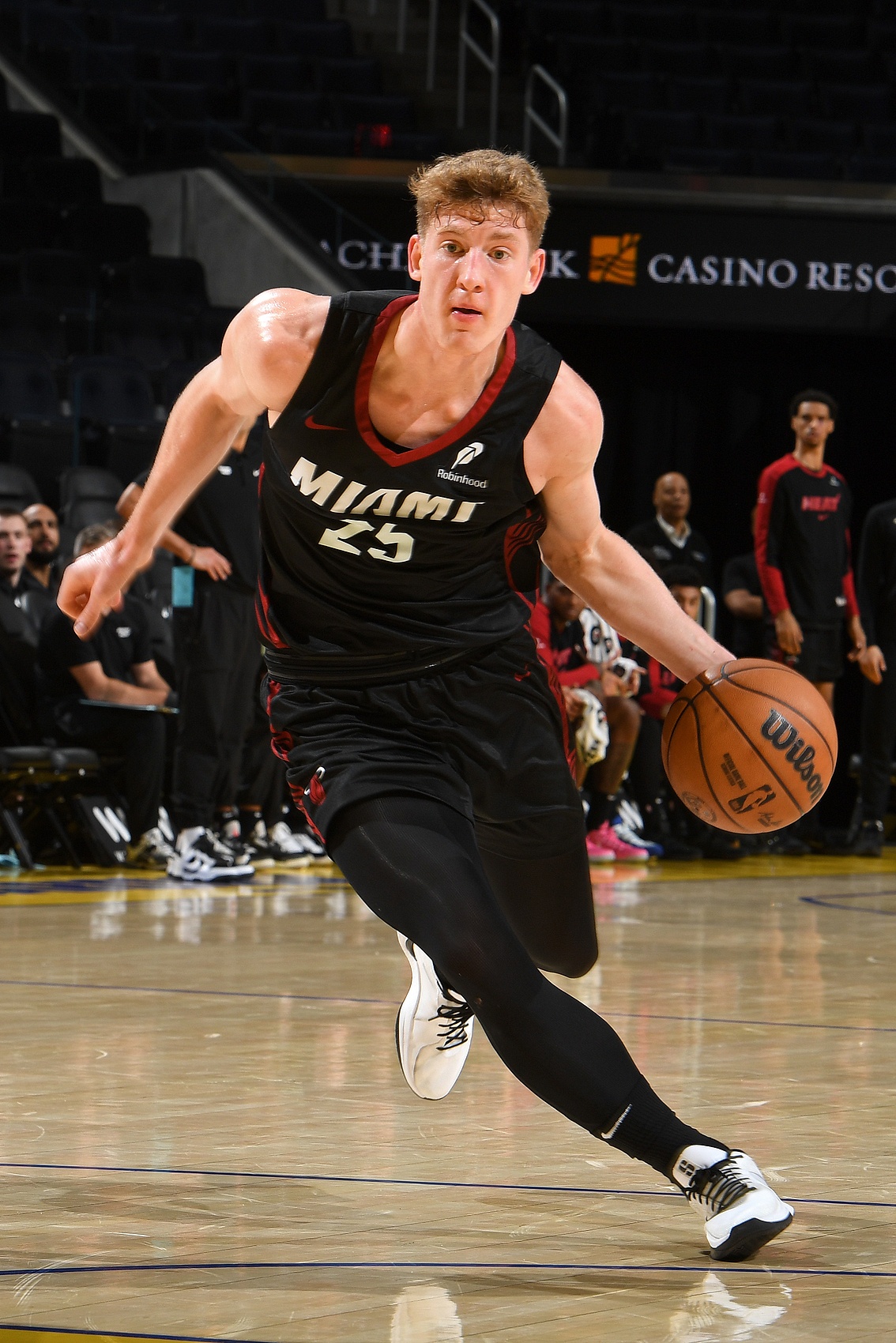 上场送10次助攻！阿德巴约：亚库乔尼斯有潜力成为顶级传球手