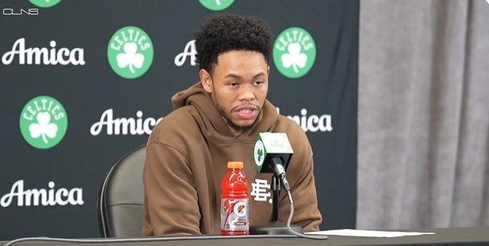 安芬尼-西蒙斯谈替补出战：开始想得有点多 打起来就自在多了