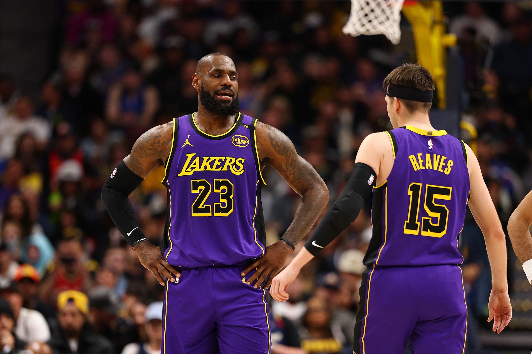 里夫斯：詹姆斯能提升你的自信 他总是面带笑容似乎从不会心情差