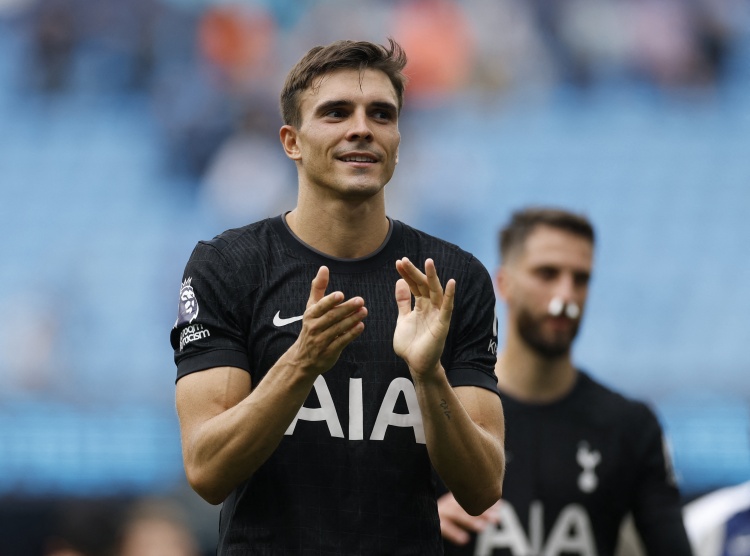 德天空记者：热刺在认真考虑买断帕利尼亚，弗兰克与他关系良好