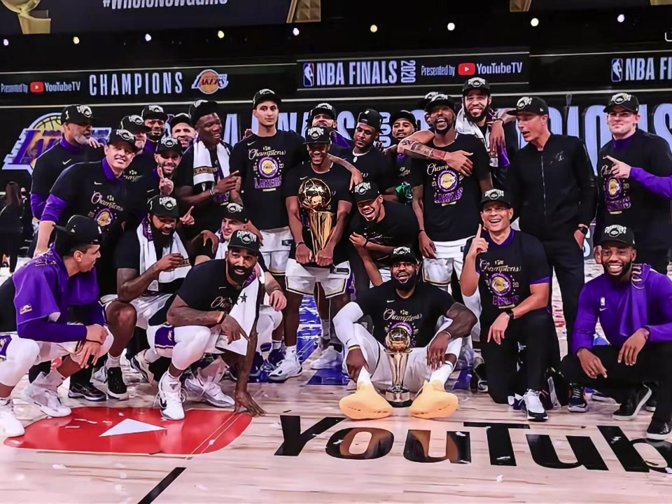 09年湖人和20年湖人哪个强？杨毅：09湖人厉害&他高啊 二阵容更准